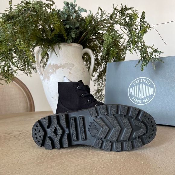 Palladium Women’s ‘Pampa HI’ Boots - Black - Size 6 - Picture 6 of 7